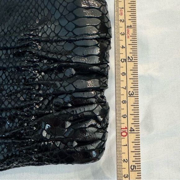 Michael Kors Black Snake Embossed
Shoulder Bag - Picture 6 of 7